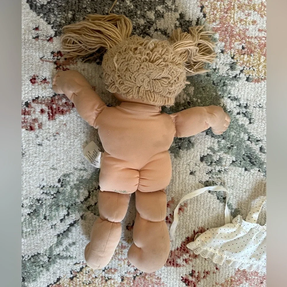 Vintage Cabbage Patch Dolls with clothing Bundle